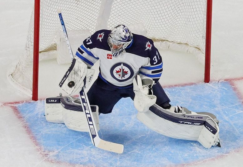 Hokej - NHL - Winnipeg - Hellebuyck