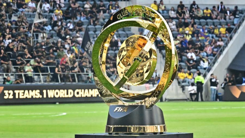 Fotbal - MS klubů - trofej